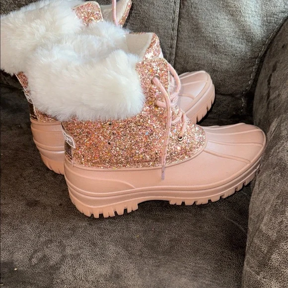 London Fog Sparkly Pink Winter Boots with Faux Fur Lining - Picture 3 of 9